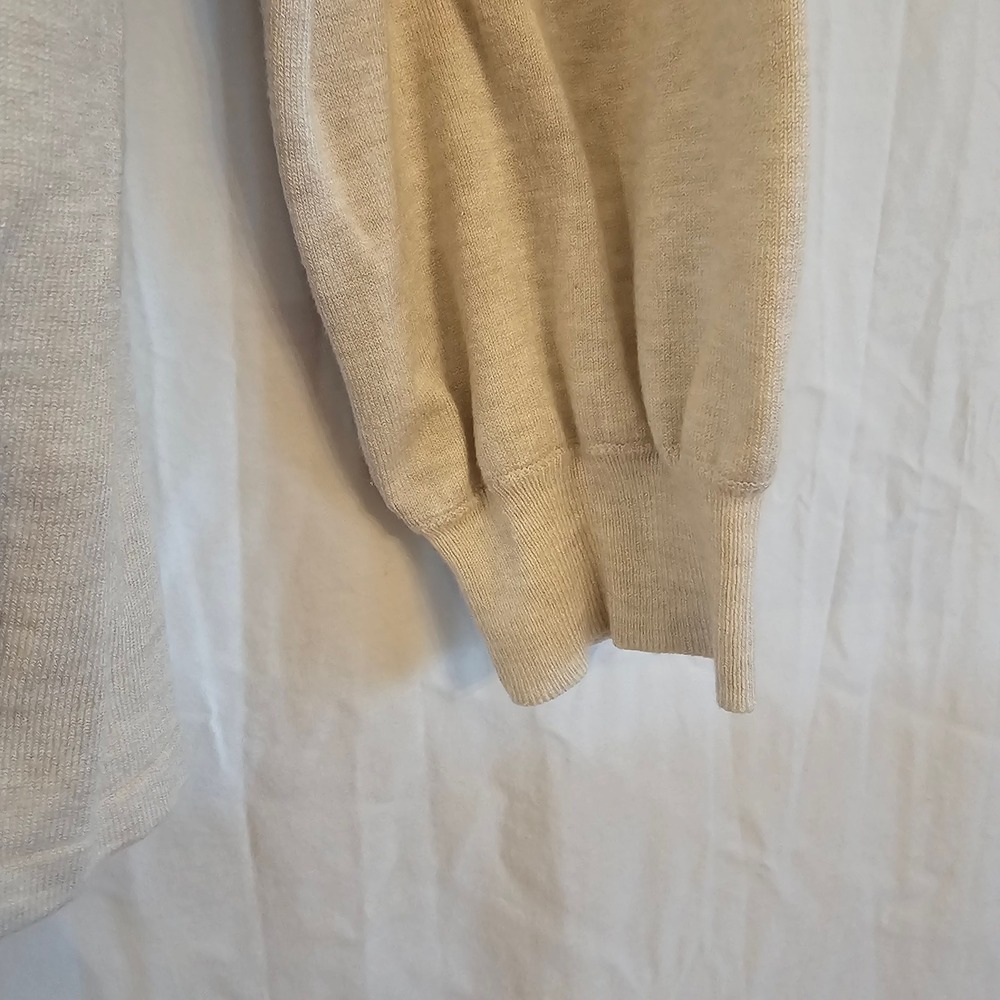 Chicos Oatmeal Beige Puff Shoulder Crew Neck Knit Sweater Size 1 Medium - Picture 4 of 8